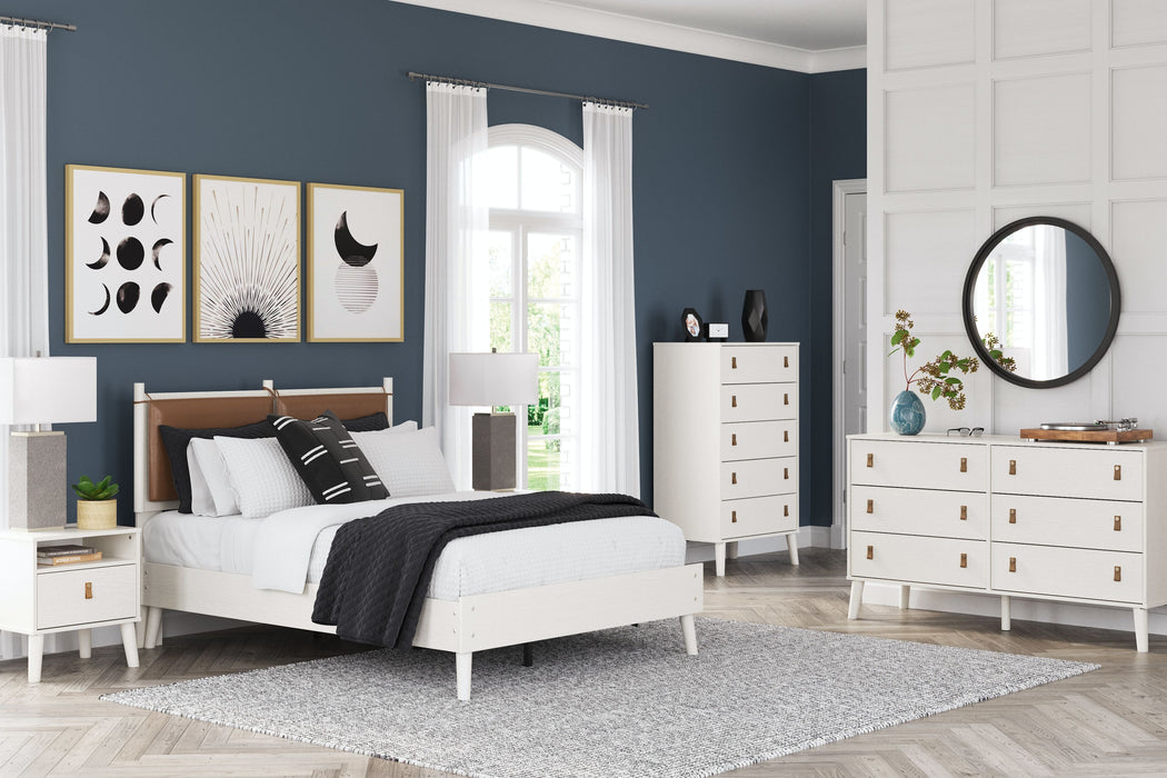 Aprilyn - Panel Bed